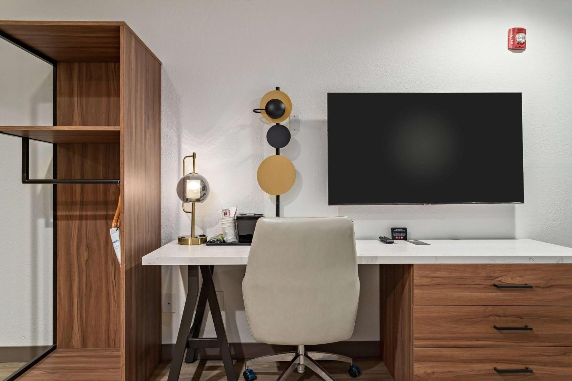 Baymont By Wyndham Hotel